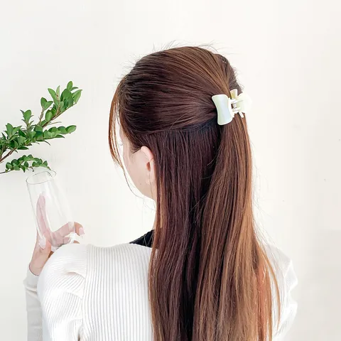 Mini Pearlescent Resin Hair Claw Clips For Kids Women Small Glitter Shark Hairpins Sweet Half-Tie Hair Accessories Gift