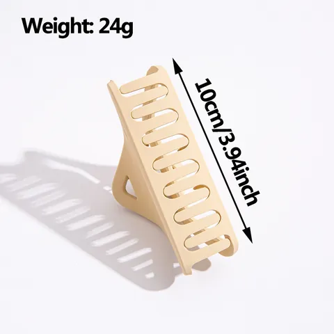 Minimalistische Matte Plastic Driehoek Holle Haarklem Voor Vrouwen Eenvoudige Geometrische Haaraccessoires Grote Shark Clip