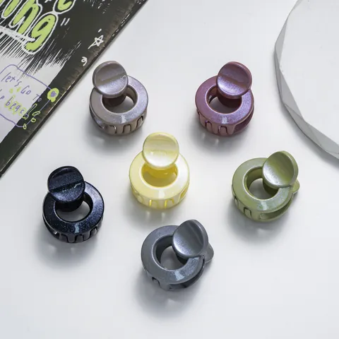 Mini Round Hair Claw Clips Glitter Pearlescent Plastic Resin Small Hair Accessories For Women Girls Daily Styling Tools