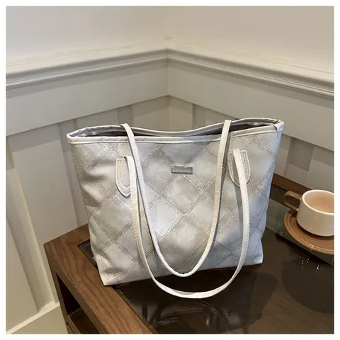 Sac Cabas Femme Grande Capacité Matelassé Losange Style Denim Rétro Sac à Épaule Avec Pendentif Nuage Pour Usage Quotidien