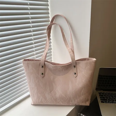 Grand Sac Fourre-Tout Femme Capacité Élevée Minimaliste Texture Plissée Cuir PU Sac à Épaule Avec Rivets Décontracté Quotidien