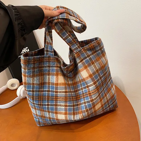 Vintage Plaid Woolen Composite Fabric Large Capacity Tote Bag Japanese Style Winter Shoulder Handbag For Women Retro Check Bag