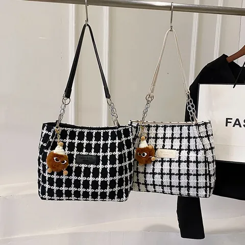 Fashion Women Tweed Checkerboard Tote Bag Large Capacity Commuting Shoulder Bag With Metal Chain Leather Straps Plush Charm