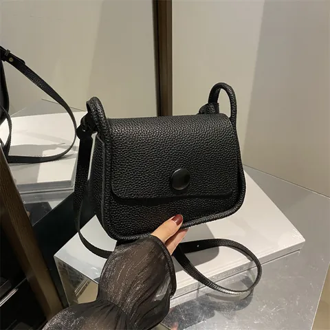 Damen Kiesel-PU-Leder Mini Umhängetasche Retro Quadratische Schultertasche Mit Runder Schnalle Magnetverschluss Kleine Handtasche