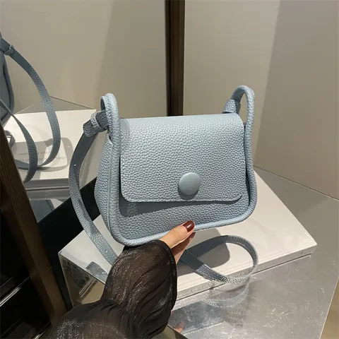 Damen Kiesel-PU-Leder Mini Umhängetasche Retro Quadratische Schultertasche Mit Runder Schnalle Magnetverschluss Kleine Handtasche