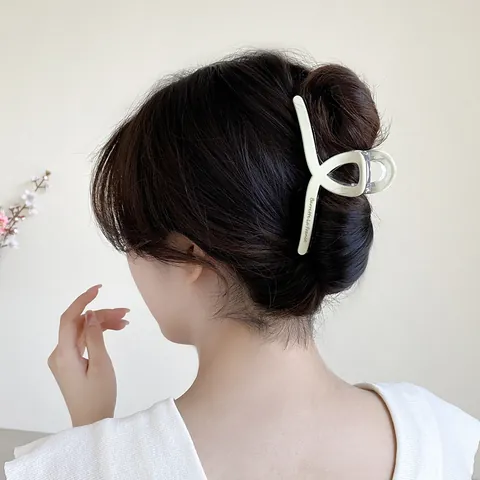 Large Hair Claw Clip For Women Acrylic French Style Letter Print Shark Hair Jaw Clip Non-Slip Morandi Color Hair Accessories