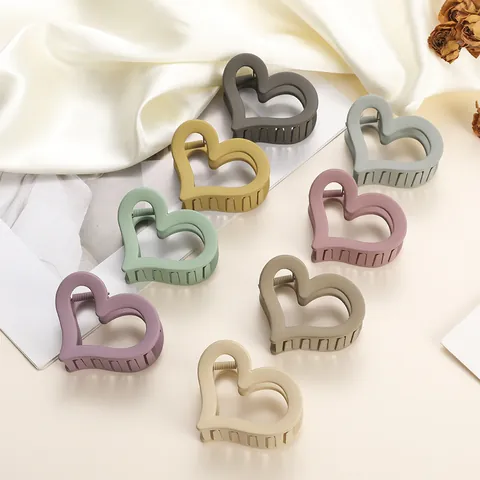 Heart Shaped Matte Hair Claw Clips For Women Nonslip Frosted Morandi Color Small Hollow Hair Clamps Fashion Hair Accessories