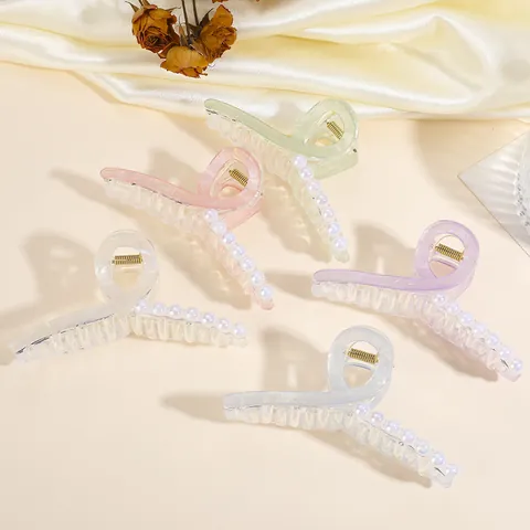 Elegante Pinza para Cabello de Acrílico con Perlas Artificiales de Imitación Clip de Tiburón de Cinta Retorcida Color Caramelo Accesorios para el Cabello Mujer