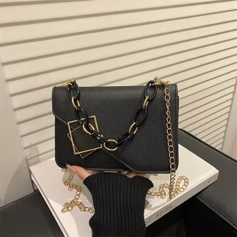 Mode PU Leder Umhängetasche Damen Kleine Quadratische Schultertasche Geometrische Schnalle Zierkette Klappe Elegante Tasche