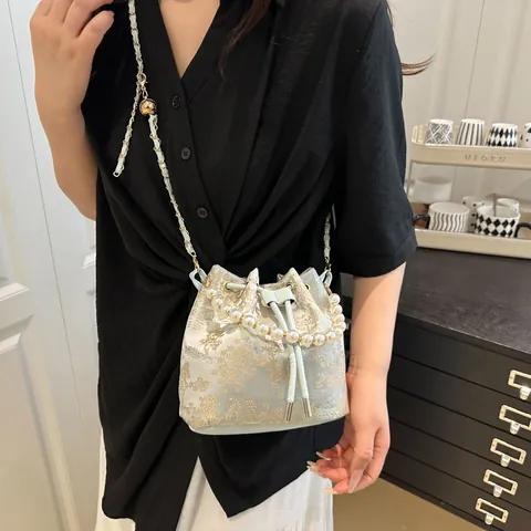 New Chinese Style Satin Jacquard Floral Bucket Bag Pearl Handle Drawstring Crossbody Bag Elegant Vintage Party Handbag
