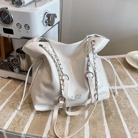 Borsa Tote da Donna Grande Capacità in Pelle PU Verniciata con Coulisse Catena Borsa a Spalla Casual Elegante Pendolare