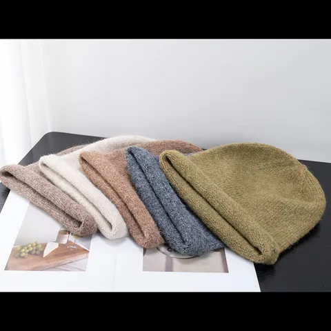 Bonnet en Tricot de Laine Slouchy pour Femmes Chaud Bonnet en Peluche pour Femmes Couleur Unie Doux Quotidien Tricot