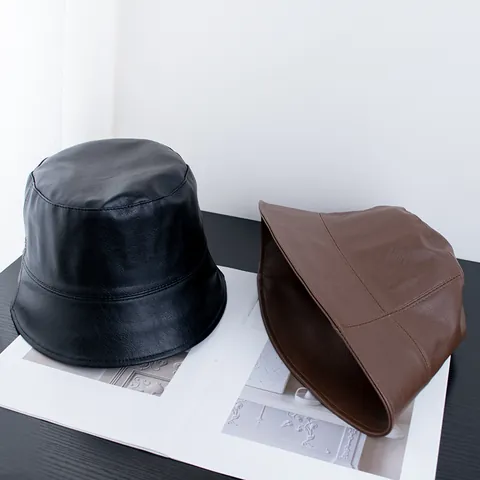 Sombrero de Pescador de Cuero PU Vintage para Mujer Hombre Color Sólido Parte Superior Plana Invierno Cálido Cortavientos Ajustable Accesorio