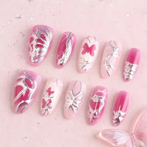 Ongles à Presser Rose Oeil de Chat Avec Relief Papillon Argenté 3D Forme Amande Ongles Artificiels à la Mode