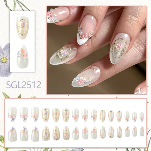 Unghie Finte a Mandorla Francese Con Rilievo Floreale 3D Künstliche Perle Glitter Oro Unghie Artificiali Per Donna Manicure Quotidiana