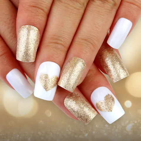 Unghie Finte a Pressione Bianche con Cuore Oro Glitterato Testa Quadrata Rotonda Minimaliste Lusso Lucide per Donna