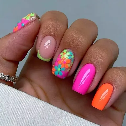 Glänzende Quadratische Kunstnägel Bunte Blumenmuster French Spitzen Falsche Nägel Süßer Stil Künstliche Nägel Für Damen Tägliche Schönheit Maniküre Dekor