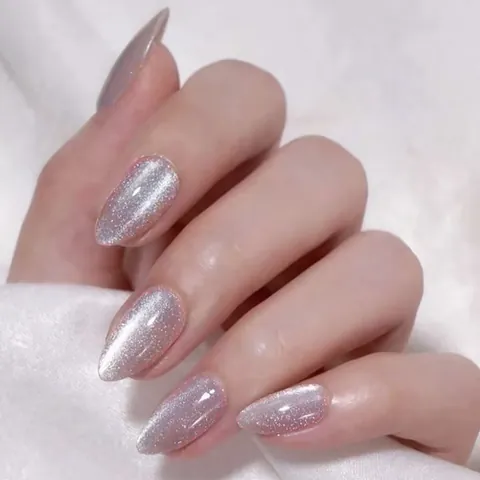 Mondscheinweiß Katzenauge Künstliche Nägel Mandelform Glänzend Schimmernd Falsche Nägel Für Damen Alltag Party Nagelkunst Dekor