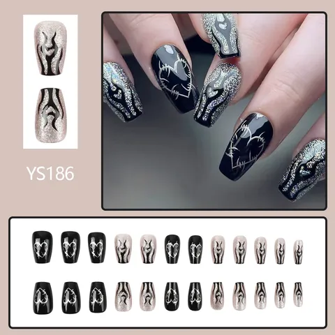 Gothic Schwarz Silber Glitzer Herz Flamme Aufpressnägel Lang Sargform Punk Stil Falsche Nägel Mit Dornenherz Design