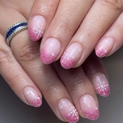 Natale Unghie a Pressione Sfumatura Rosa Corto Ovale Unghie Finte Con Bianco Fiocco di Neve Glitter Design Per Donna Manicure