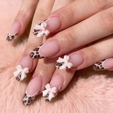 Faux Ongles Amande Imprimé Léopard Rose Avec Nœud 3D Style Français Brillant Pour La Saint Valentin Femme