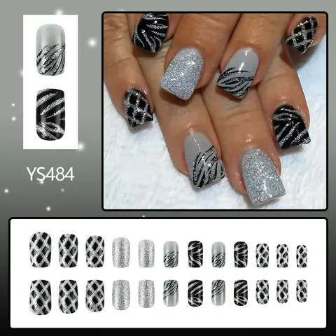Natale Unghie Finte Corte Lucide Argento Glitter Nero Grigio Zebra Strisce Geometriche Quadrate per Donna