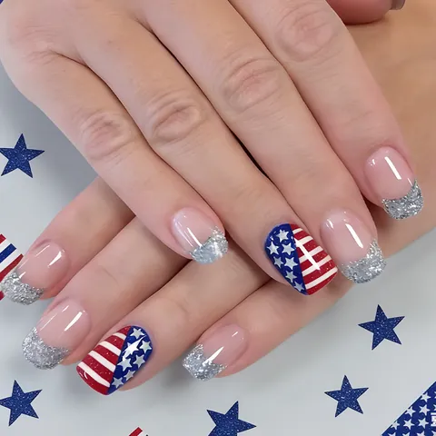 Unghie a Pressione Ovali Corte Motivo Stelle e Strisce Glitter Argento Punta Francese Stile Bandiera Americana Unghie Finte Donna