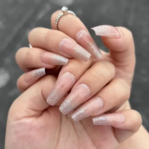 Nude Pink Silber Glitzer Verlauf Aufdrücknägel Lange Sargform Glänzende Künstliche Nägel Für Damen Tägliche Maniküre Dekoration