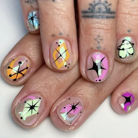 24Pcs Short Square Press On Nails Y2K Mid-Century Modern Abstract Heart Starburst Glossy Mixed Colors Fake Nails Kit