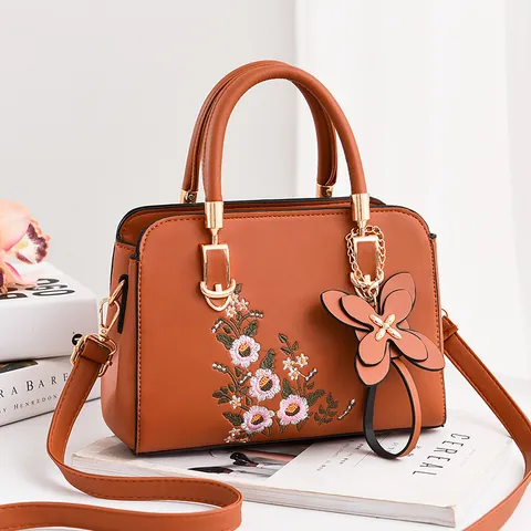 Dames Mode Bloemen Borduurwerk PU Leer Handtas Met Vlinderhanger Zoete Kleine Vierkante Schoudertas