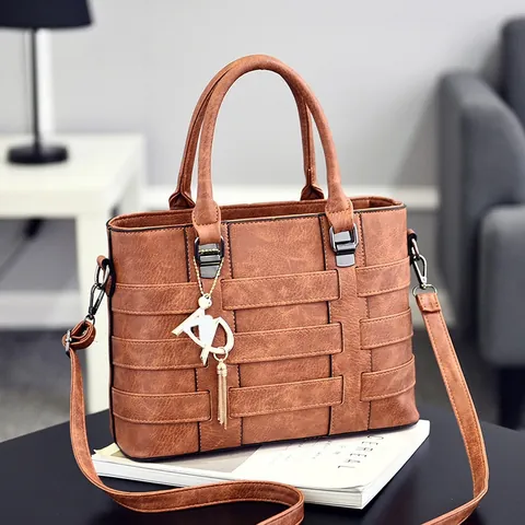 Damen Retro Geflochtene PU Leder Tote Bag Mit Quasten Anhänger Verstellbarer Schultergurt Große Kapazität Mode Lässige Handtasche