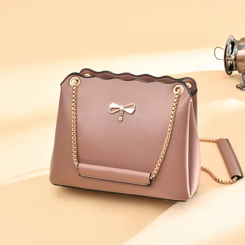 Elegant Scalloped Shoulder Bag For Women Bow Metallic Decor PU Leather Chain Crossbody Bag Stylish Handbag For Daily Commute
