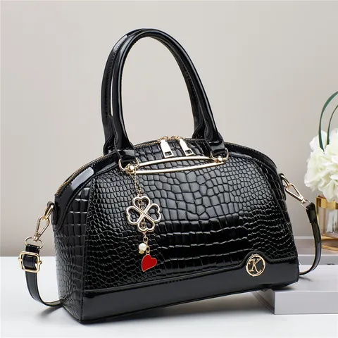 Damen Krokodilmuster PU Leder Handtasche Elegante Schale Tote Mit Goldenem Kleeblatt Anhänger Schulter Umhängetasche Für Alltag