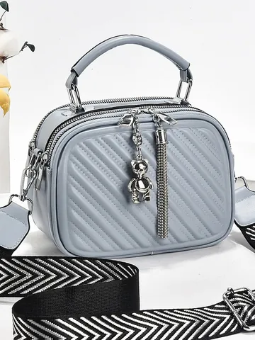 Bolso Bandolera Redondo Pequeño Para Mujer Cuero PU Acolchado En V Doble Cremallera Bolso De Hombro Con Colgante De Oso Correa Ancha Moda