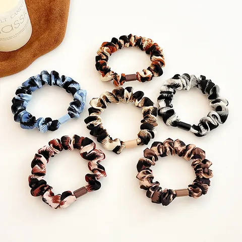 Vintage Leopard Print Satin Scrunchies For Women Elastic Hair Ties With Decorative Buckle Ponytail Holder Hair Accessories