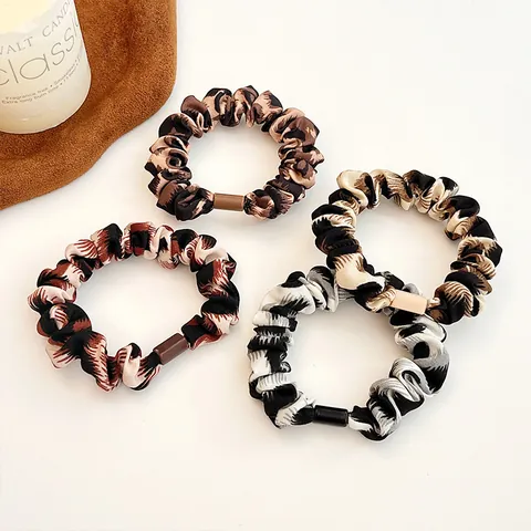 Vintage Leopard Print Satin Scrunchies For Women Elastic Hair Ties With Decorative Buckle Ponytail Holder Hair Accessories