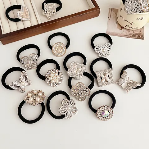 Élégant Chouchou Noeud Papillon et Papillon en Strass Bande Élastique Haute Élasticité Avec Breloques en Alliage de Perles pour Femme