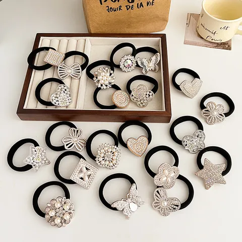 Élégant Chouchou Noeud Papillon et Papillon en Strass Bande Élastique Haute Élasticité Avec Breloques en Alliage de Perles pour Femme