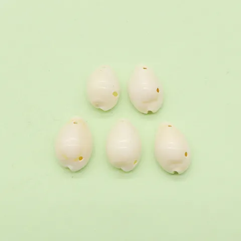Natural White Cowrie Shell Pendants Polished Sea Shell Charms With Holes For DIY Necklace Bracelet Jewelry Making