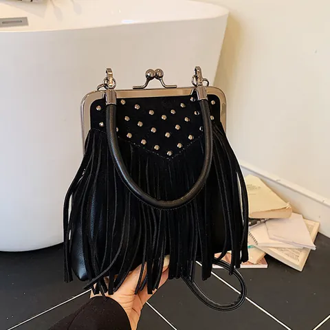 Vintage Kwastje Klinknagel Schoudertas Voor Dames Imitatie Suè de Dokterstas Crossbodytas Boheemse Stijl Kiss Lock Handtas