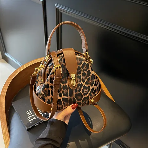 Damen Modern Leopardenmuster PU Leder Handtasche Gold Metallschloss Schultertasche Kleine Muschelform Umhängetasche Für Den Alltag