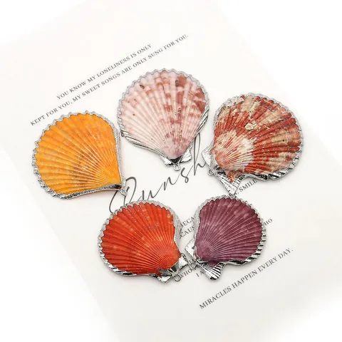 Pendentifs en Coquille Saint-Jacques Naturelle Avec Bordure Métallique Électroplaquée Argent Style Marin Breloques en Coquillage pour Accessoires de Bijoux DIY