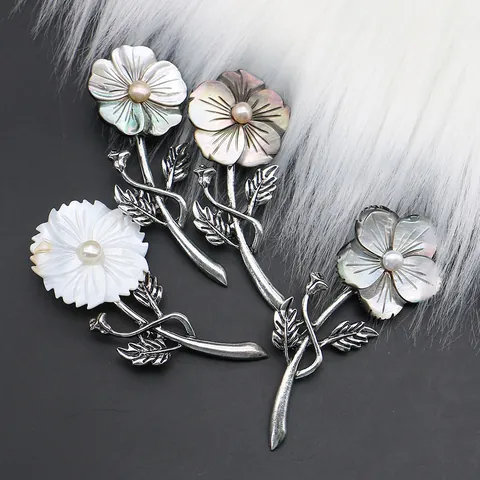 Vintage French Style Natural Shell Flower Brooch With Pearl Elegant Alloy Floral Corsage For Wedding Party Women Jewelry