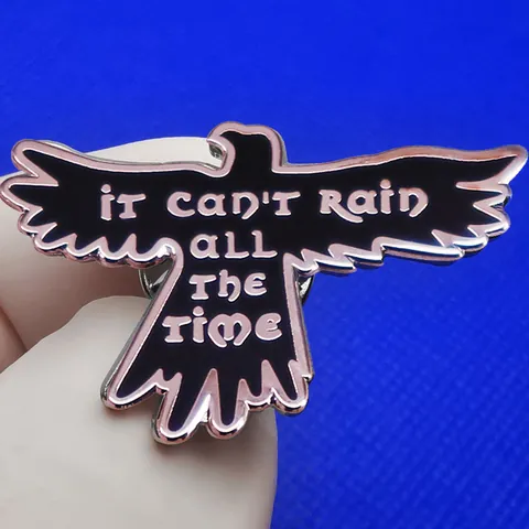 Gothiek Kraai Vogel Emaille Broche Speld Met Inspirerende Citaat It Can't Rain All The Time Legering Badge Voor Kleding Tas
