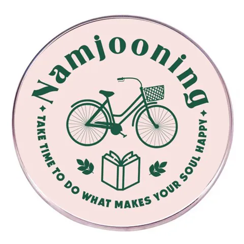 Spilla Rotonda in Lega Smaltata con Motivo di Bicicletta Libro e Foglia per Zaino Vestiti Cappello Accessori Gioielli Decorativi Unisex Regalo