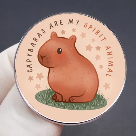 Spilla in Smalto Capibara Spirit Animal Distintivo Rotondo in Lega Carino per Zaino Abbigliamento Accessori Decorativi Regalo