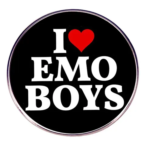 Spilla Rotonda Divertente I Love EMO Boys Spilla in Smalto Sottocultura Distintivo in Lega per Vestiti Zaino Cappello Accessori Unisex