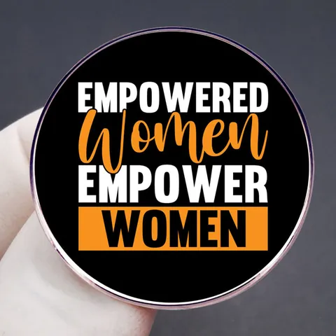 Spilla in Smalto Empowered Women Empower Women in Lega Tonda con Lettere per Accessorio Abbigliamento Donna Distintivo Femminista