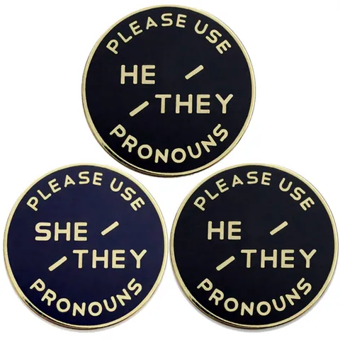 Pin de Pronombre de Esmalte Broche de Aleación de Oro Use Pronombres They Them She Her He Him Insignia Redonda Joyería de Identidad Unisex