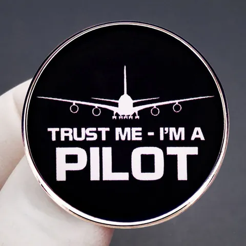 Trust Me I'M A Pilot Round Metal Enamel Brooch Pin Funny Airplane Silhouette Badge For Flight Enthusiasts Accessory